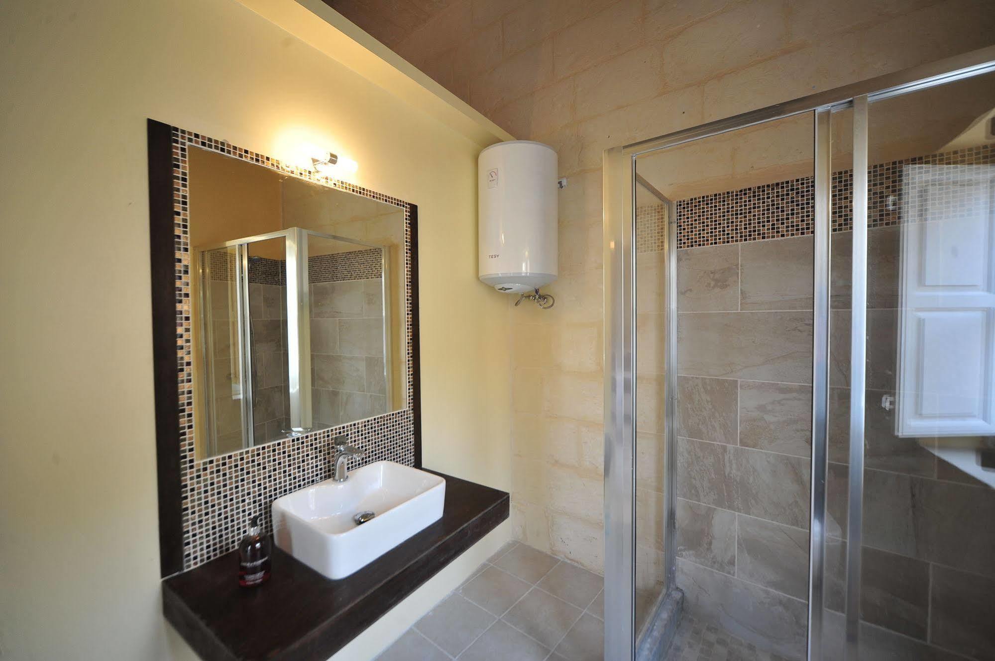 The Stonehouse Bed & Breakfast Saint Julian's ภายนอก รูปภาพ