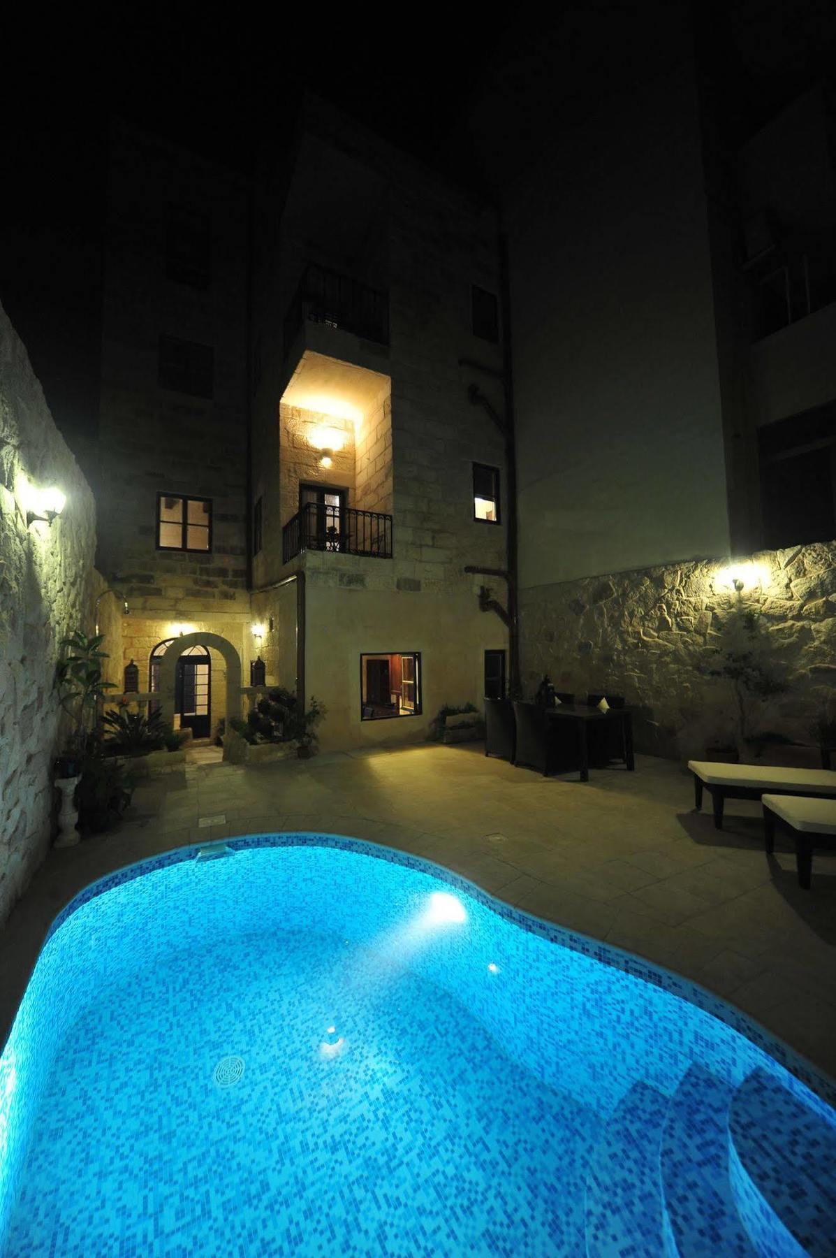 The Stonehouse Bed & Breakfast Saint Julian's ภายนอก รูปภาพ