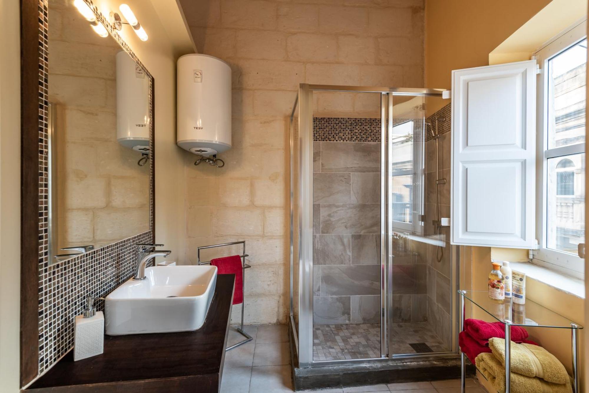 The Stonehouse Bed & Breakfast Saint Julian's ภายนอก รูปภาพ